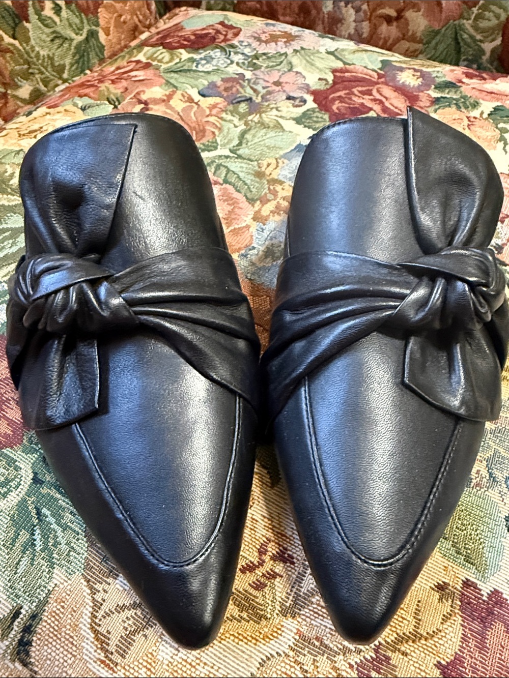 WOW POSHMARK Authentic DKNY NWOT Leather Formal Black Slides